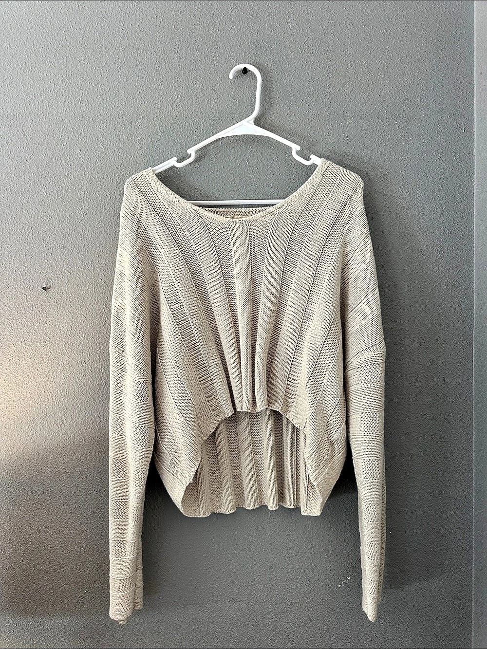 Free Hearts Knit Sweater in Beige Size Small Like New